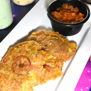 Tostones con Pollo Hawaianos